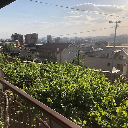 Hillside Guest House Ереван Екстериор снимка