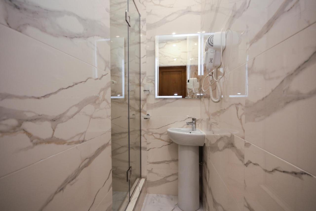 Hillside Guest House Ереван Екстериор снимка