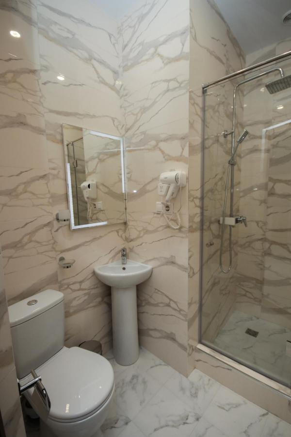 Hillside Guest House Ереван Екстериор снимка
