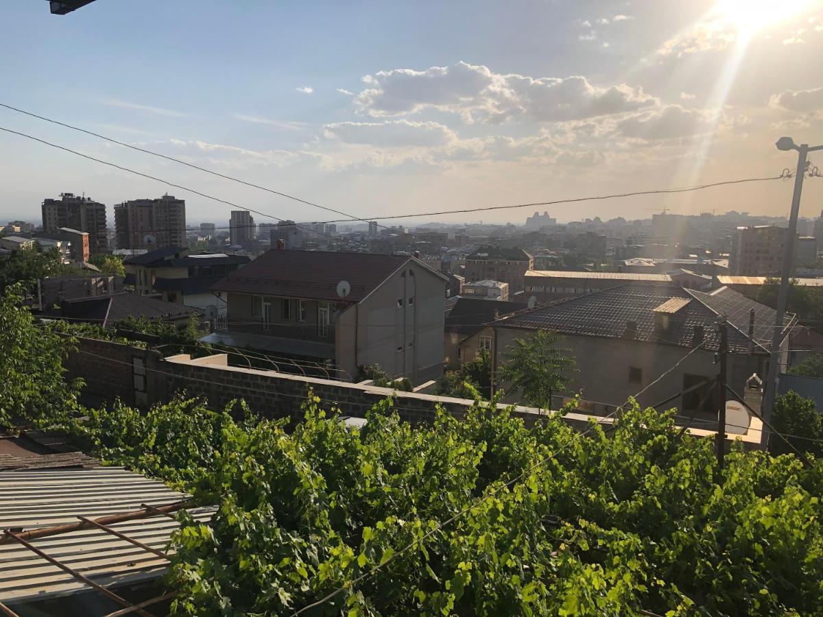 Hillside Guest House Ереван Екстериор снимка