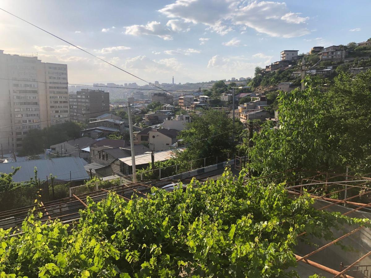 Hillside Guest House Ереван Екстериор снимка