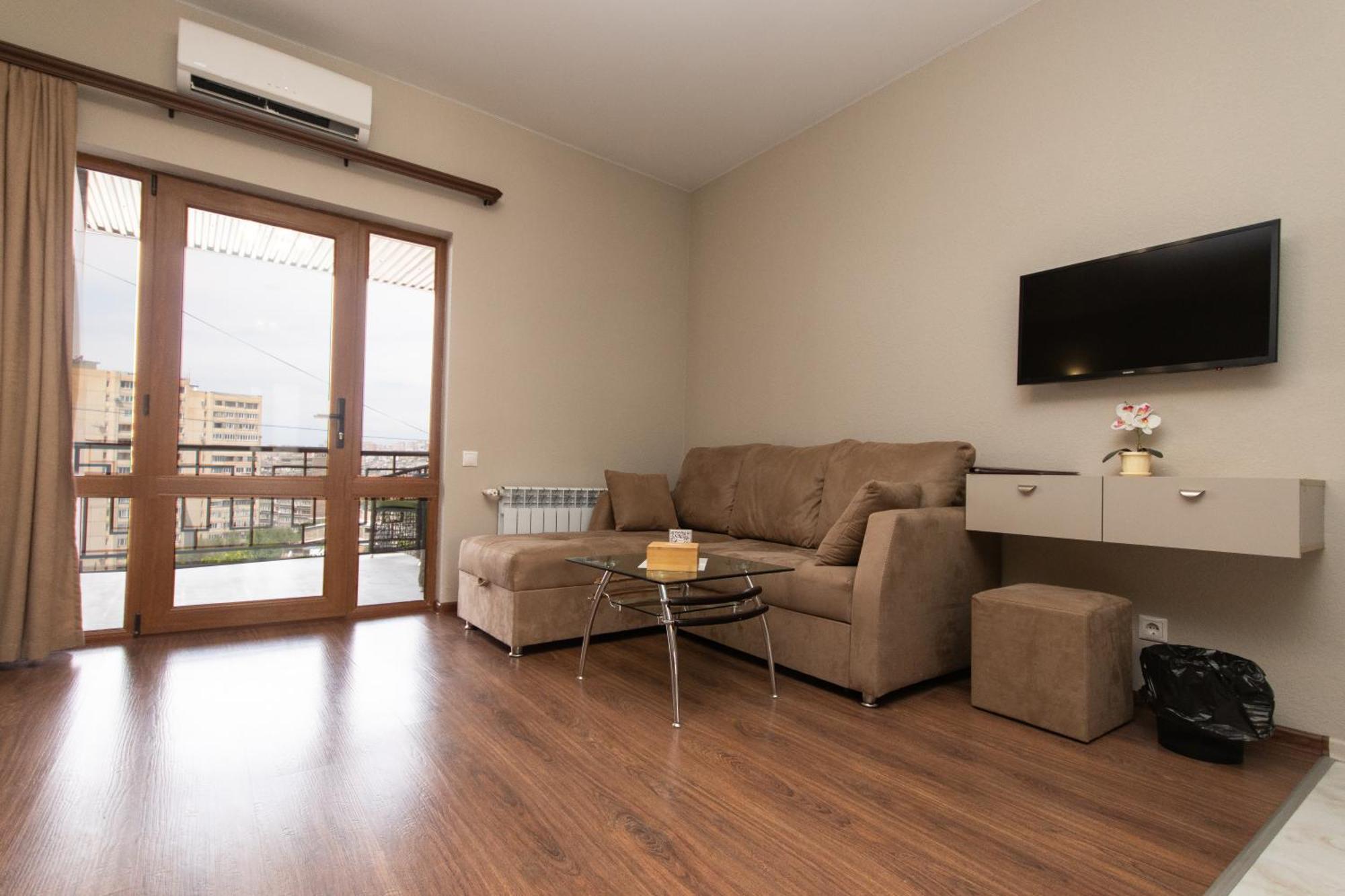 Hillside Guest House Ереван Екстериор снимка